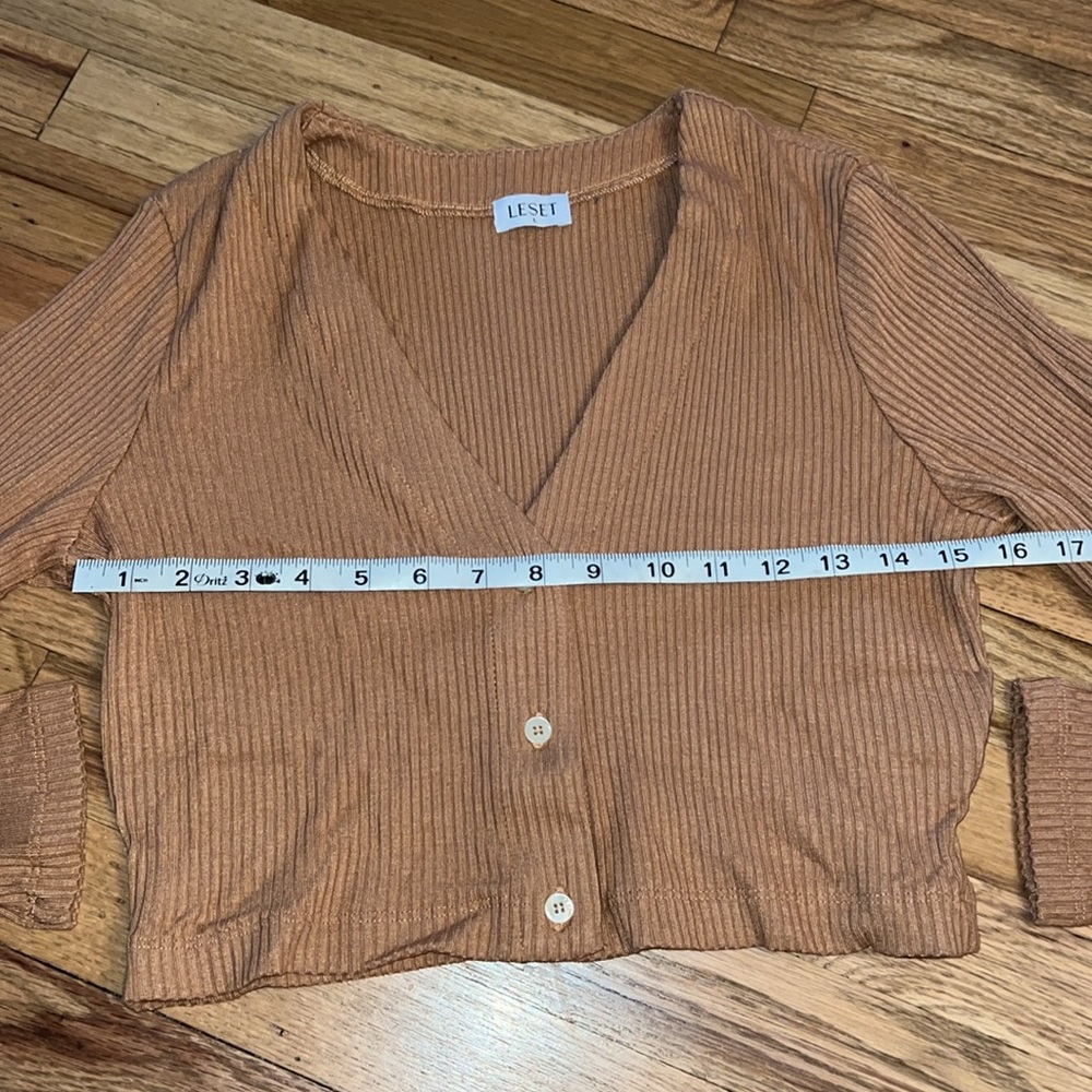 Tan Ribbed Button-Up Crop Top - Picture 7 of 10